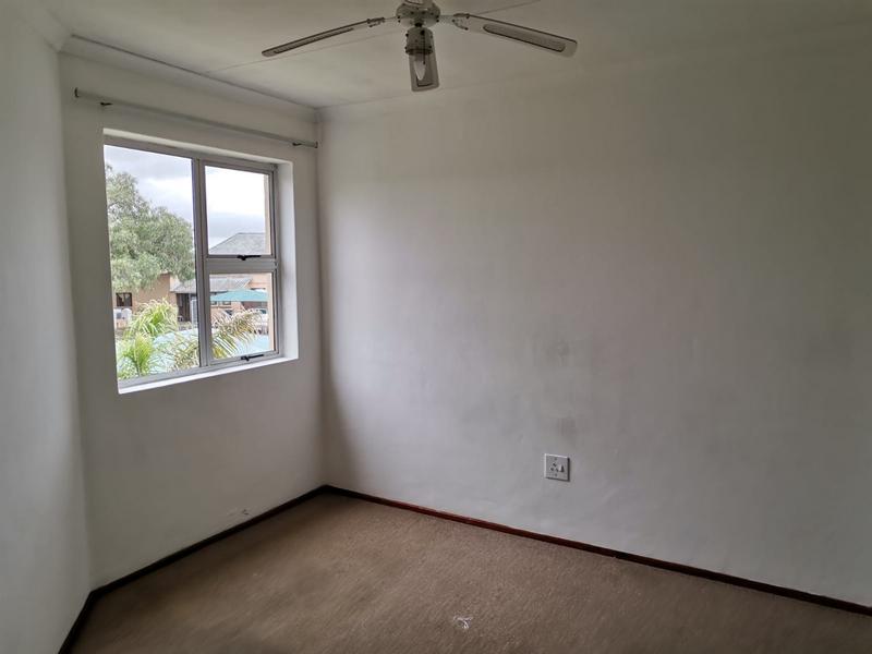 To Let 2 Bedroom Property for Rent in Oakglen Western Cape